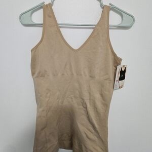 NWT Dress Barn Shaping Tank Reversible Shaping V-neck scoop Women's 1X Slimming